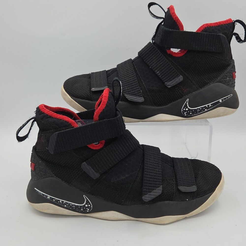 Nike LeBron Soldier 11 Bred Basketball Shoes Womens 8 / Youth 6.5Y 918369-002
